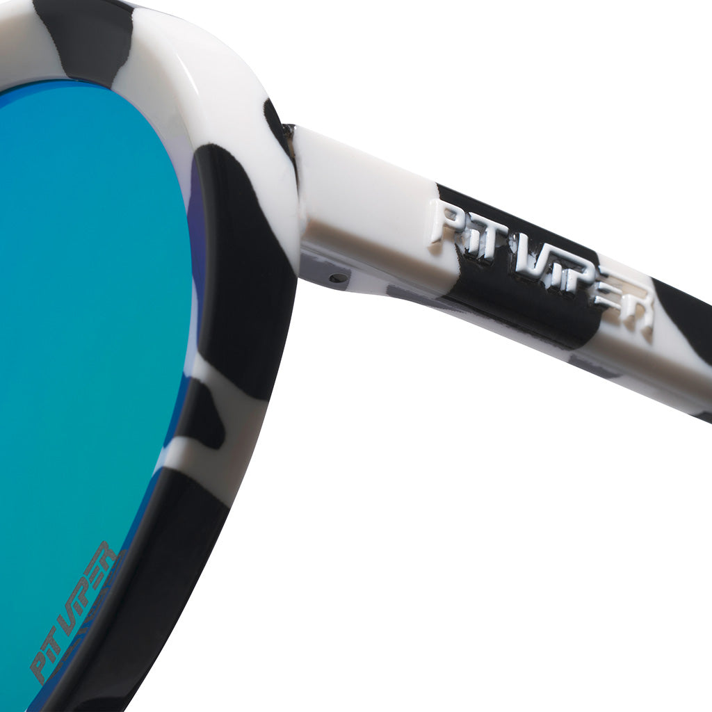 Admirer_cowabunga_product_8_detail_212f61e6-6e1b-4d56-a0f8-82d9e5562492.jpg
