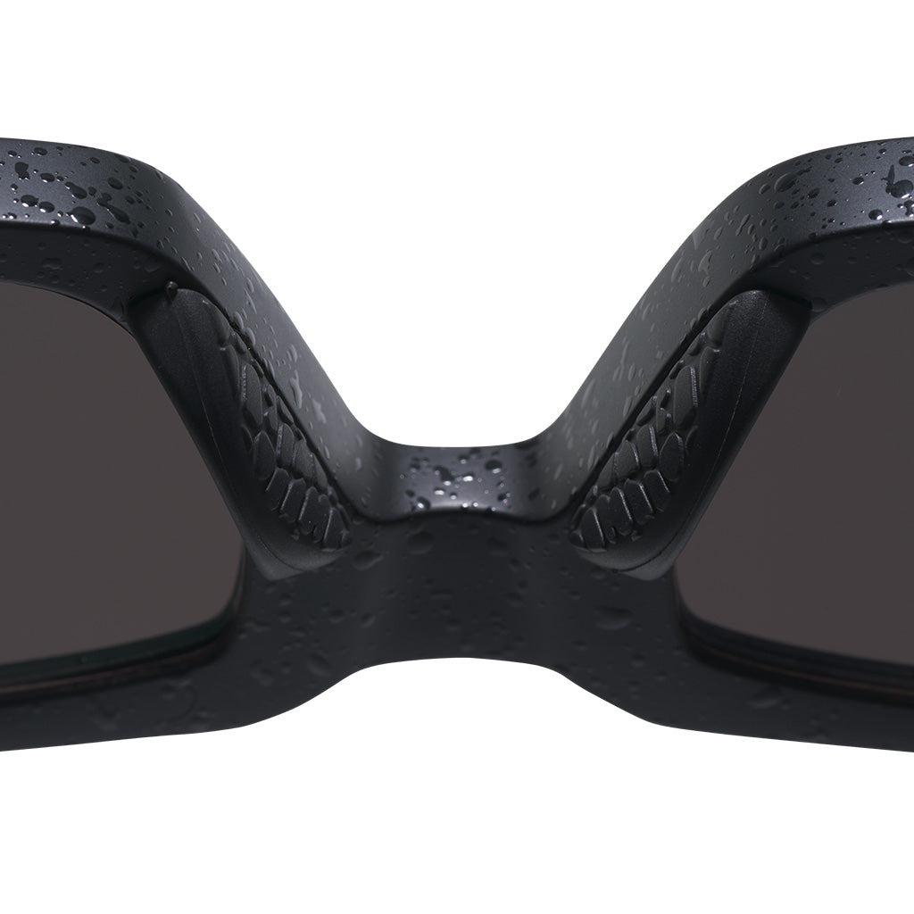 Lowbones_blacking_out_product_6_detail_72f1771c-89da-4397-96fd-6ca1525ba854.jpg