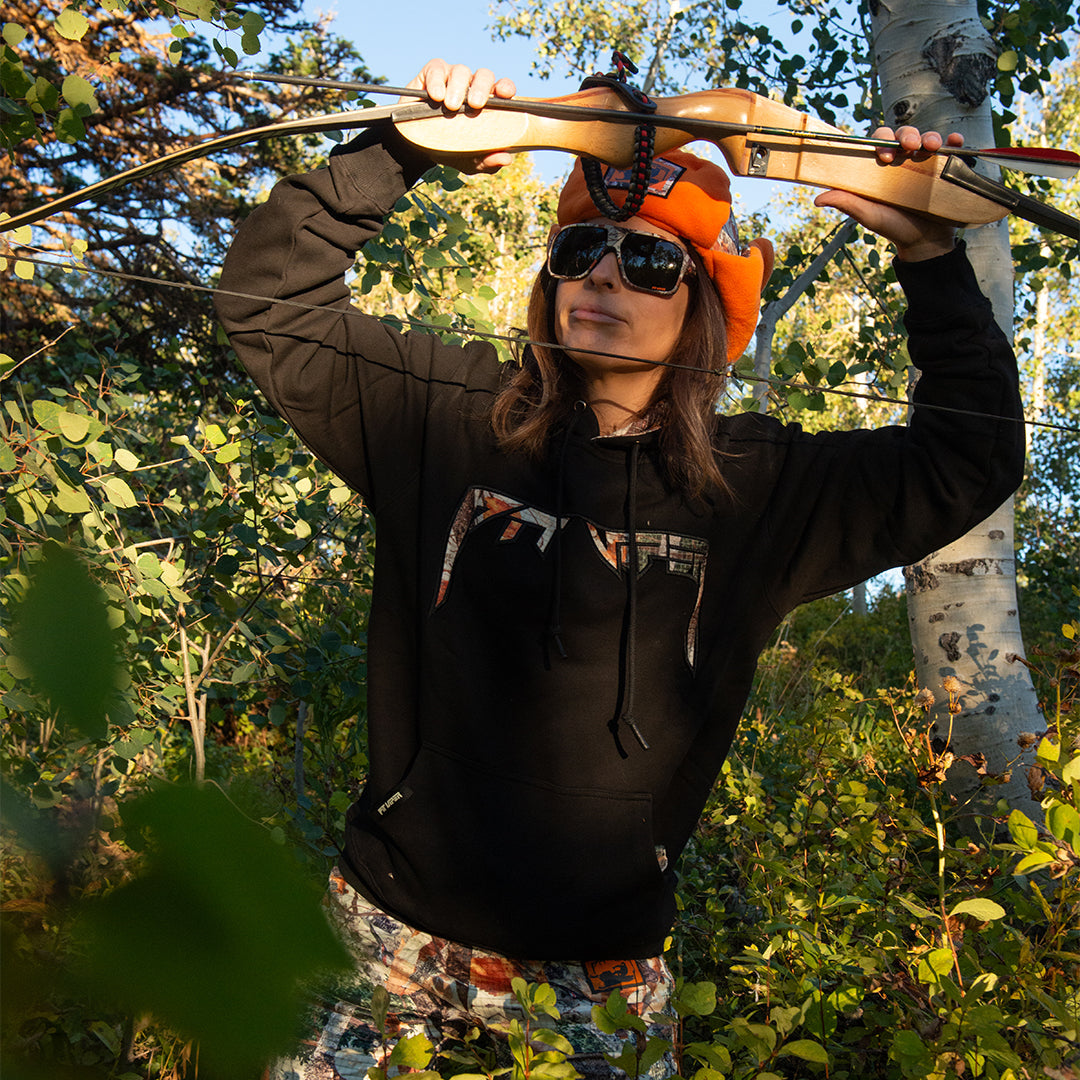 actualbush-hoodie_0001_2024_09_25_PV_actualbush_life_26.jpg