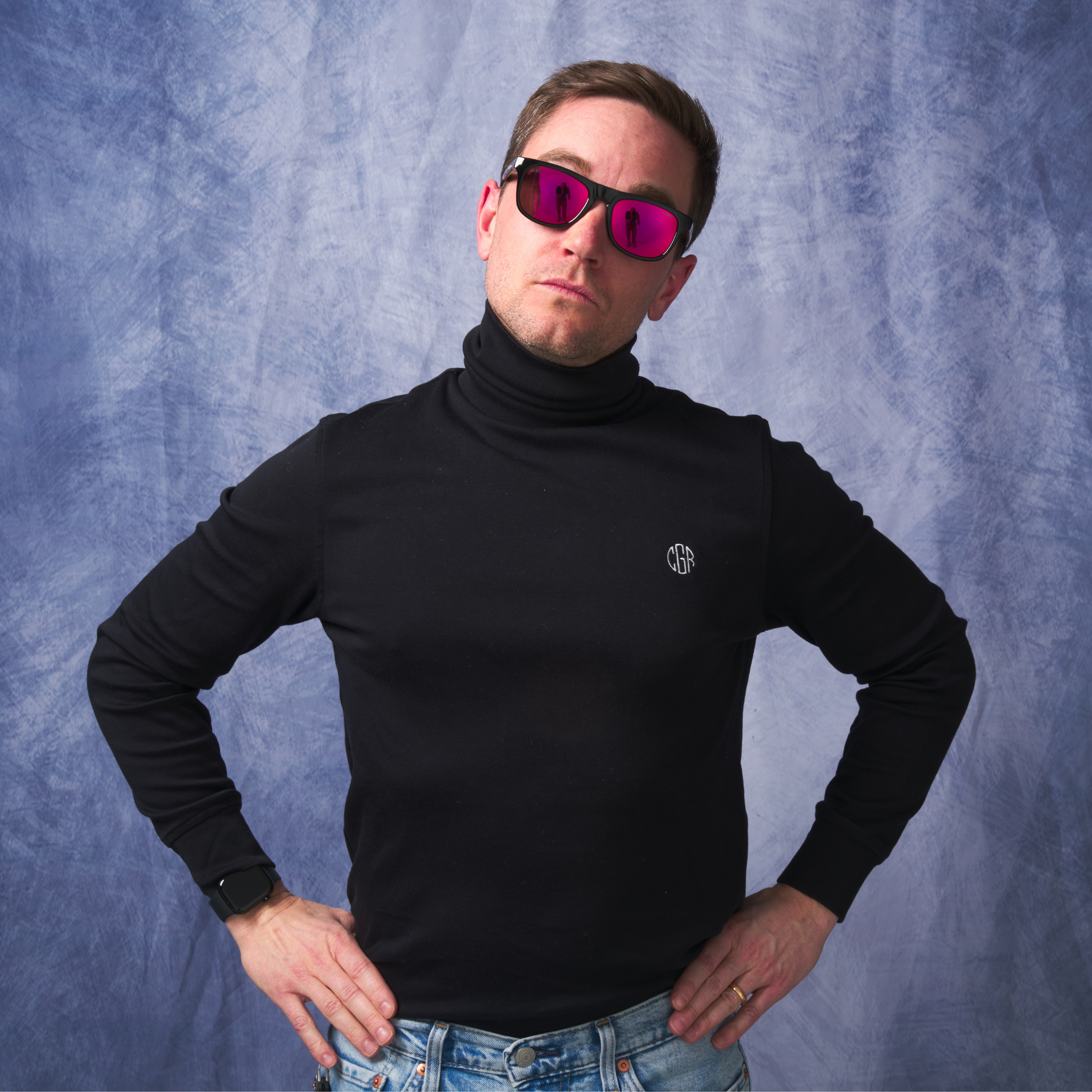 exec-highball-hdpv-polarized-red-lifestyle.png
