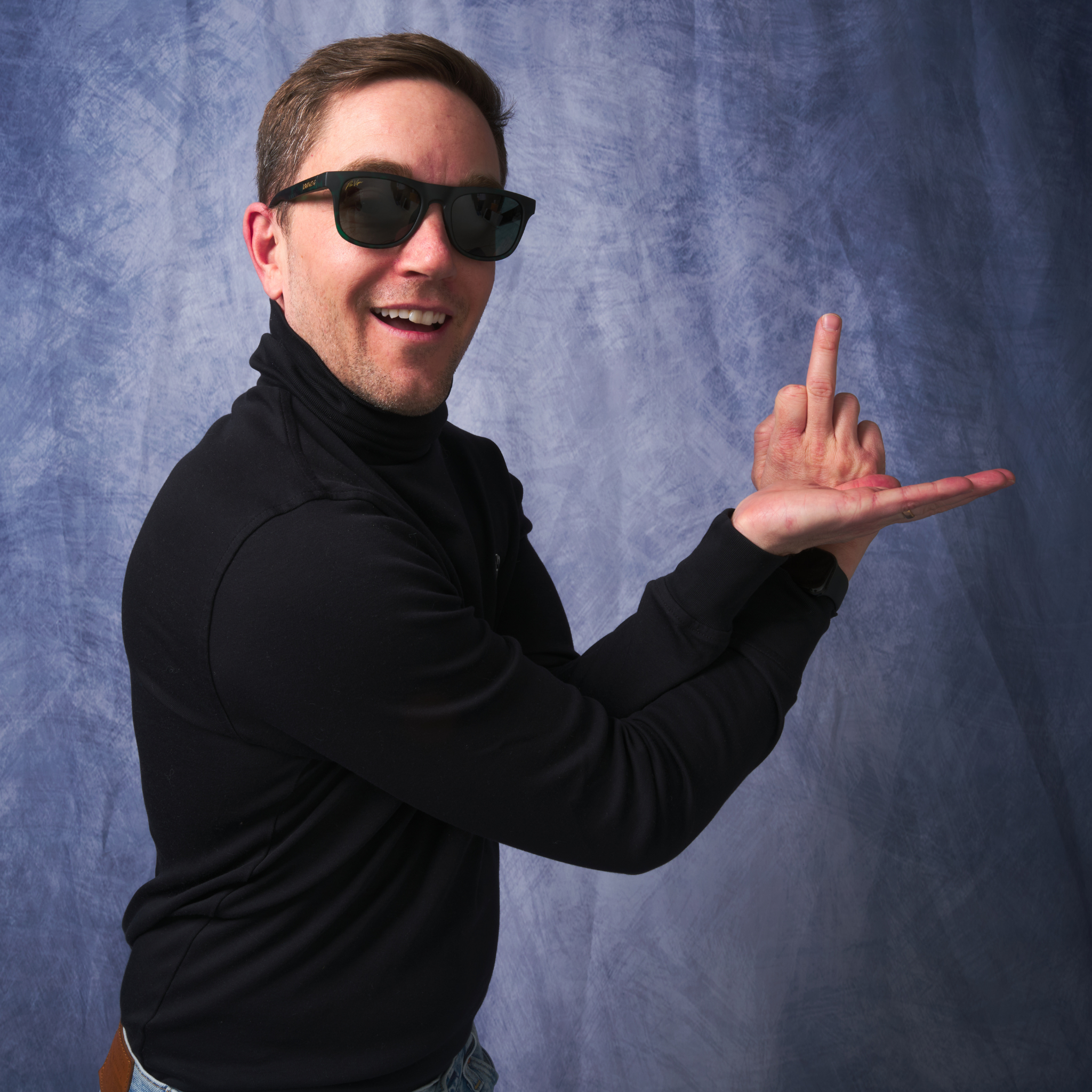 exec-highball-hdpv-polarized-smoke-lifestyle.png