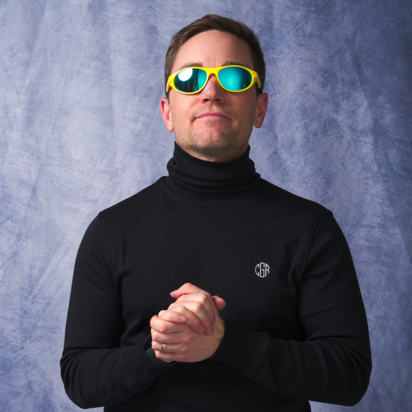 heiney-altimeter-hdpv-polarized-blue-lifestyle.png