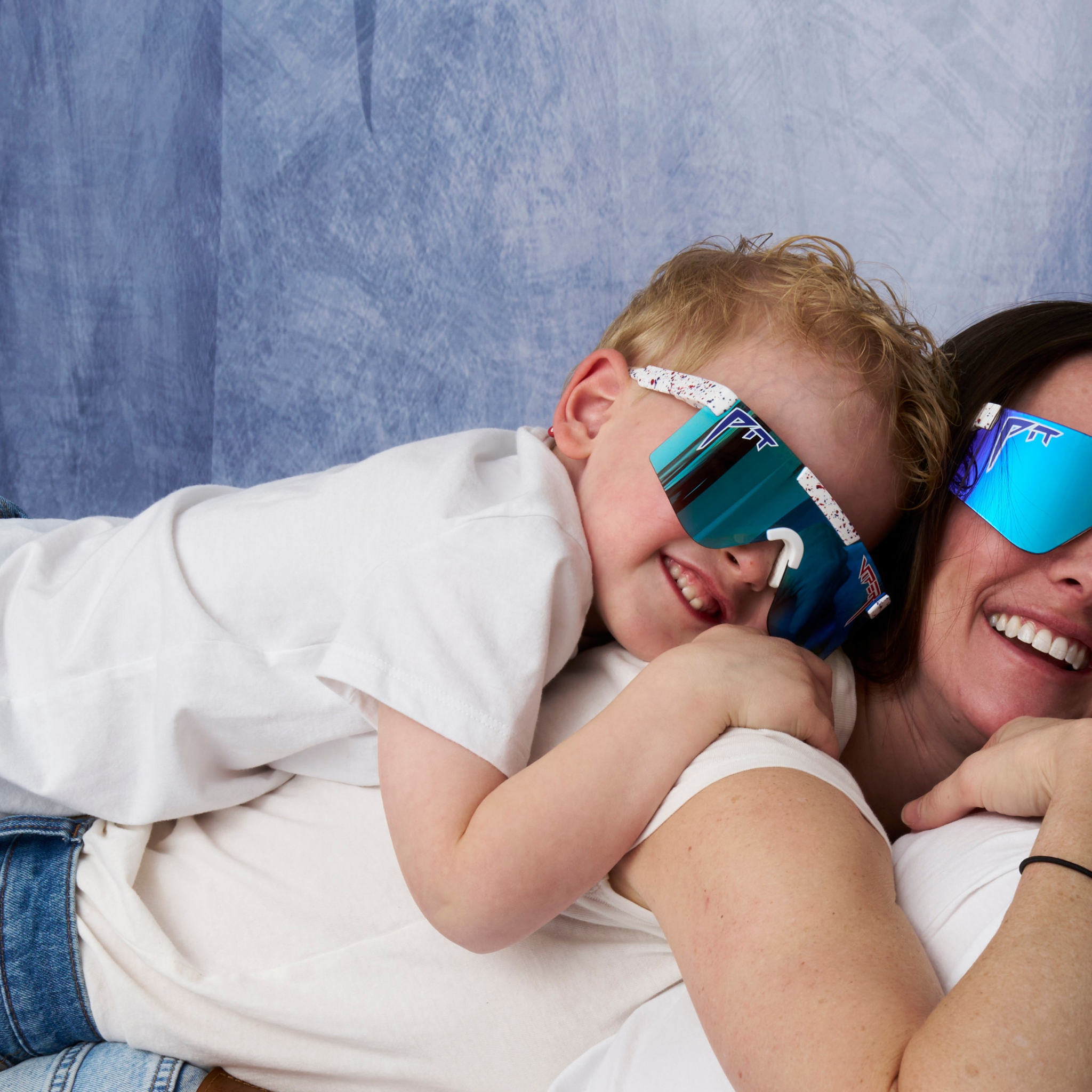 merika_junior_mother_son_family_lifestyle_2.png