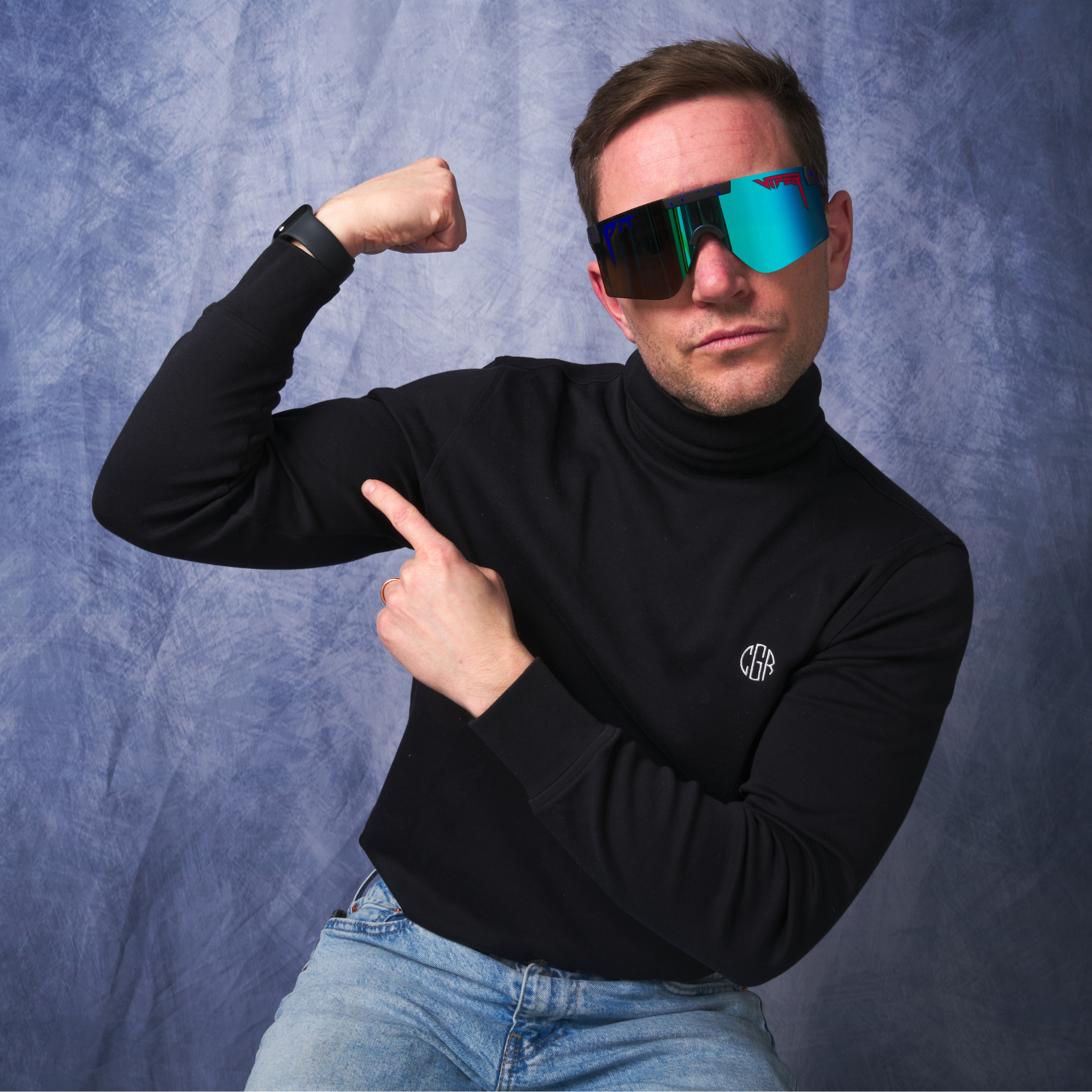 peacekeeper-original-2.0-regular-hdpv-polarized-blue-lifestyle.png