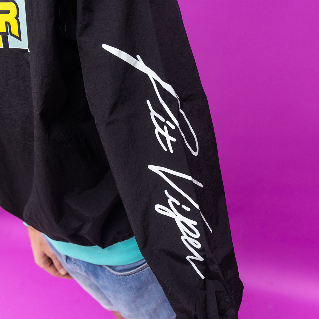 snowmachine_windshirt_lifestyle_0000_PV_NewColorsStudio_AdamClark_Lifestyle_0347.jpg