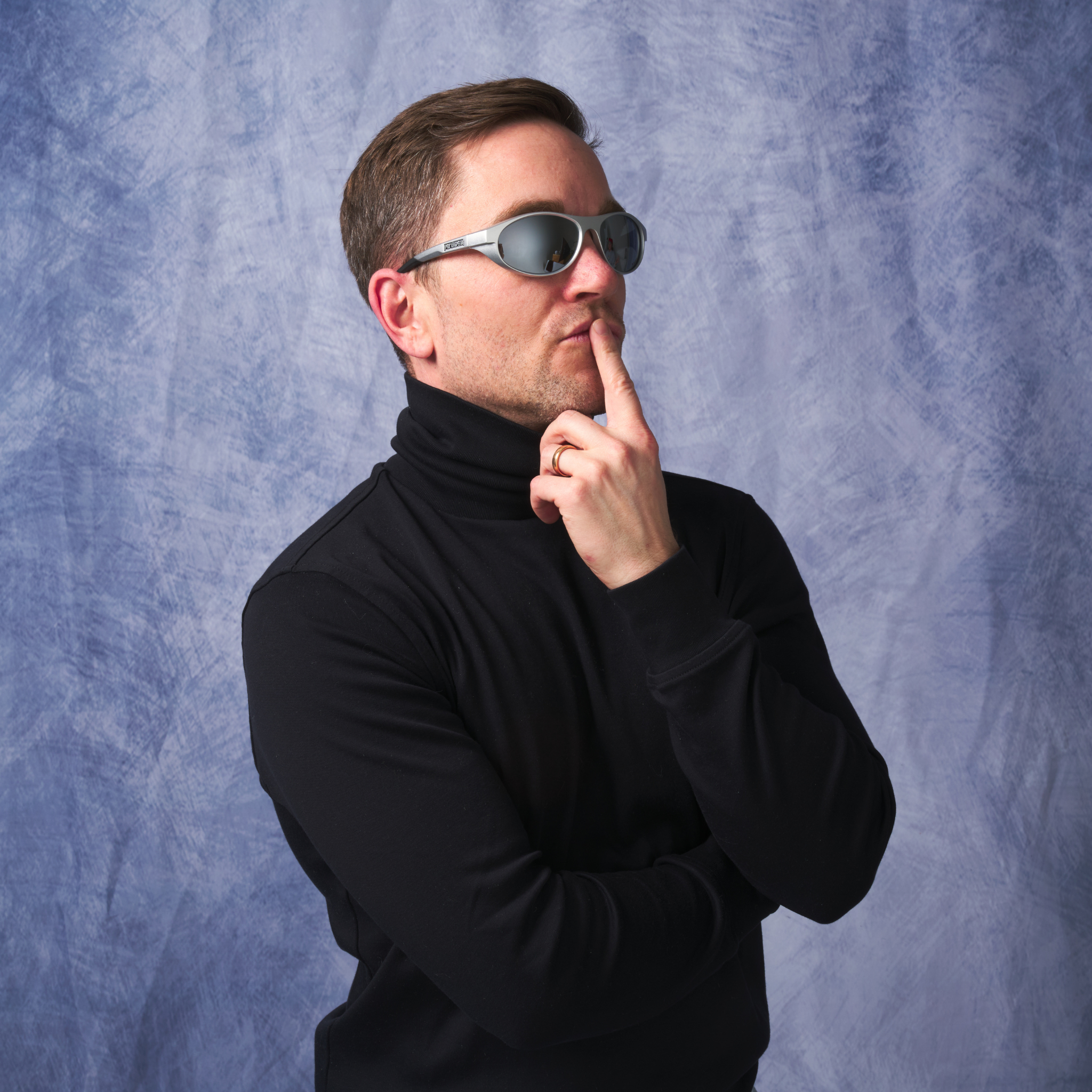 spine-tingler-altimeter-hdpv-polarized-silver-lifestyle.png